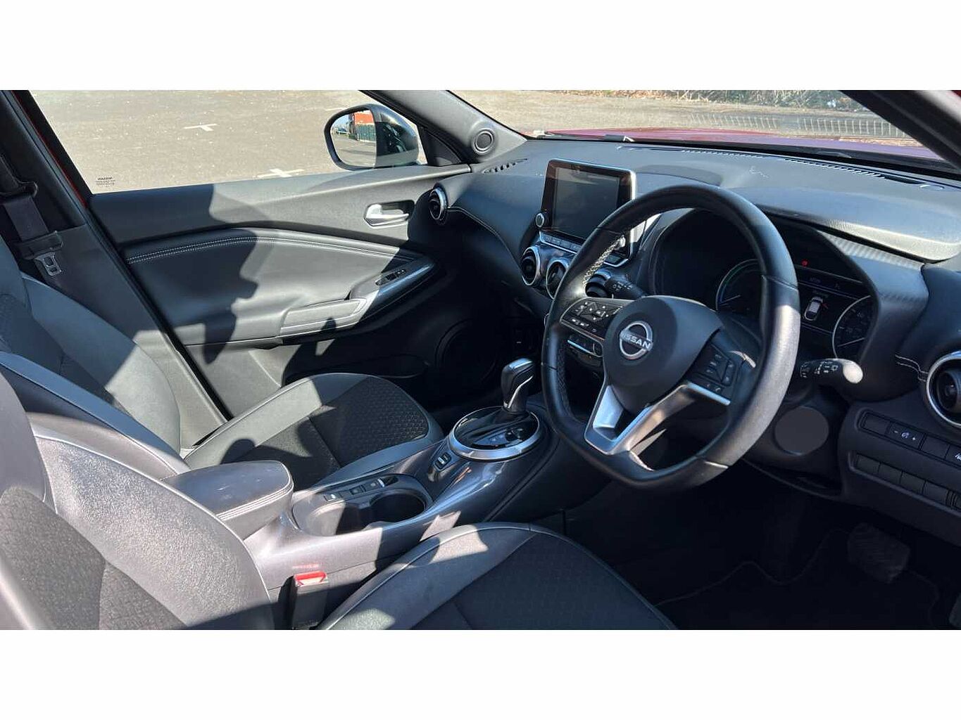Nissan Juke 1.6 (143ps) Hybrid N-Connecta Auto