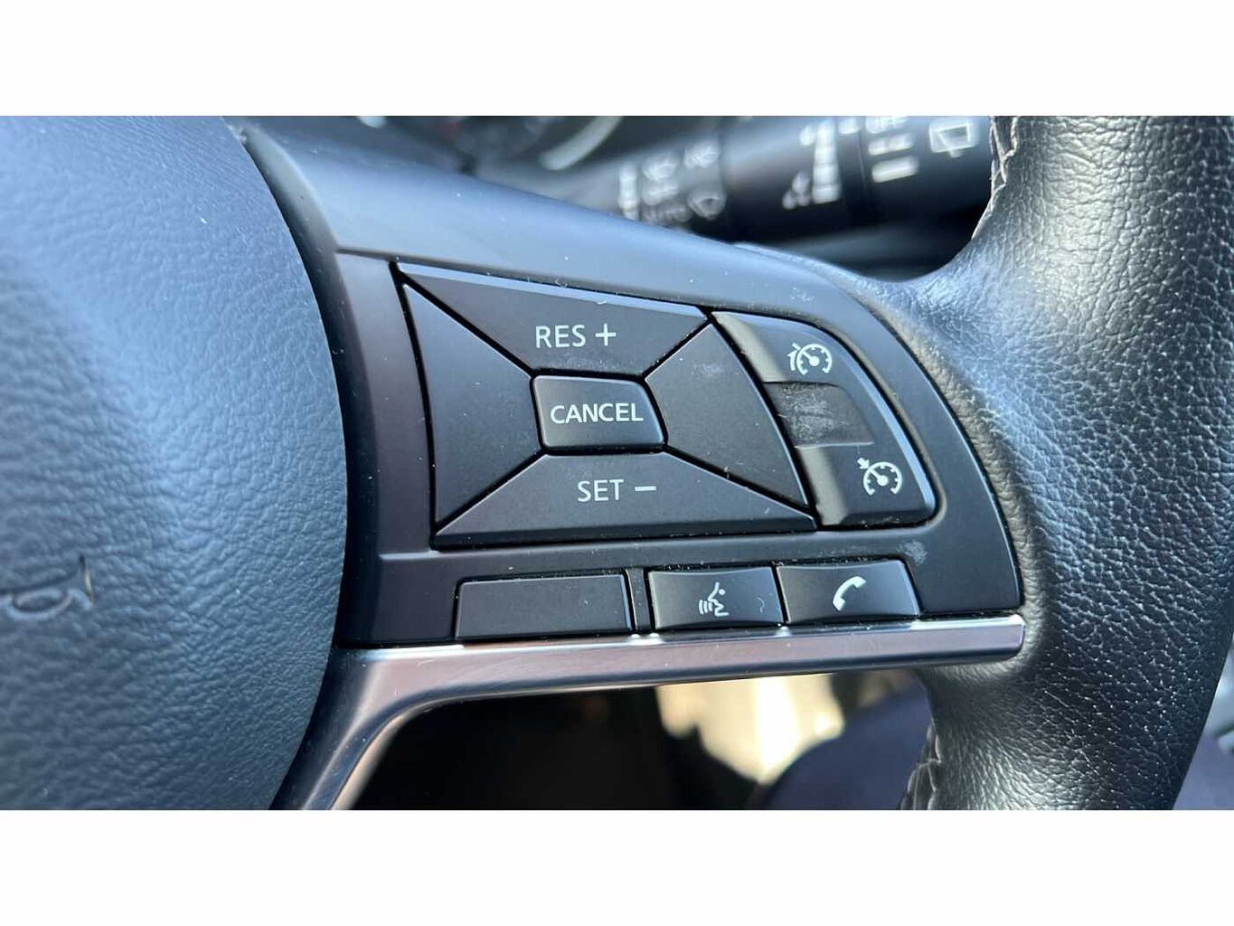 Nissan Juke 1.6 (143ps) Hybrid N-Connecta Auto