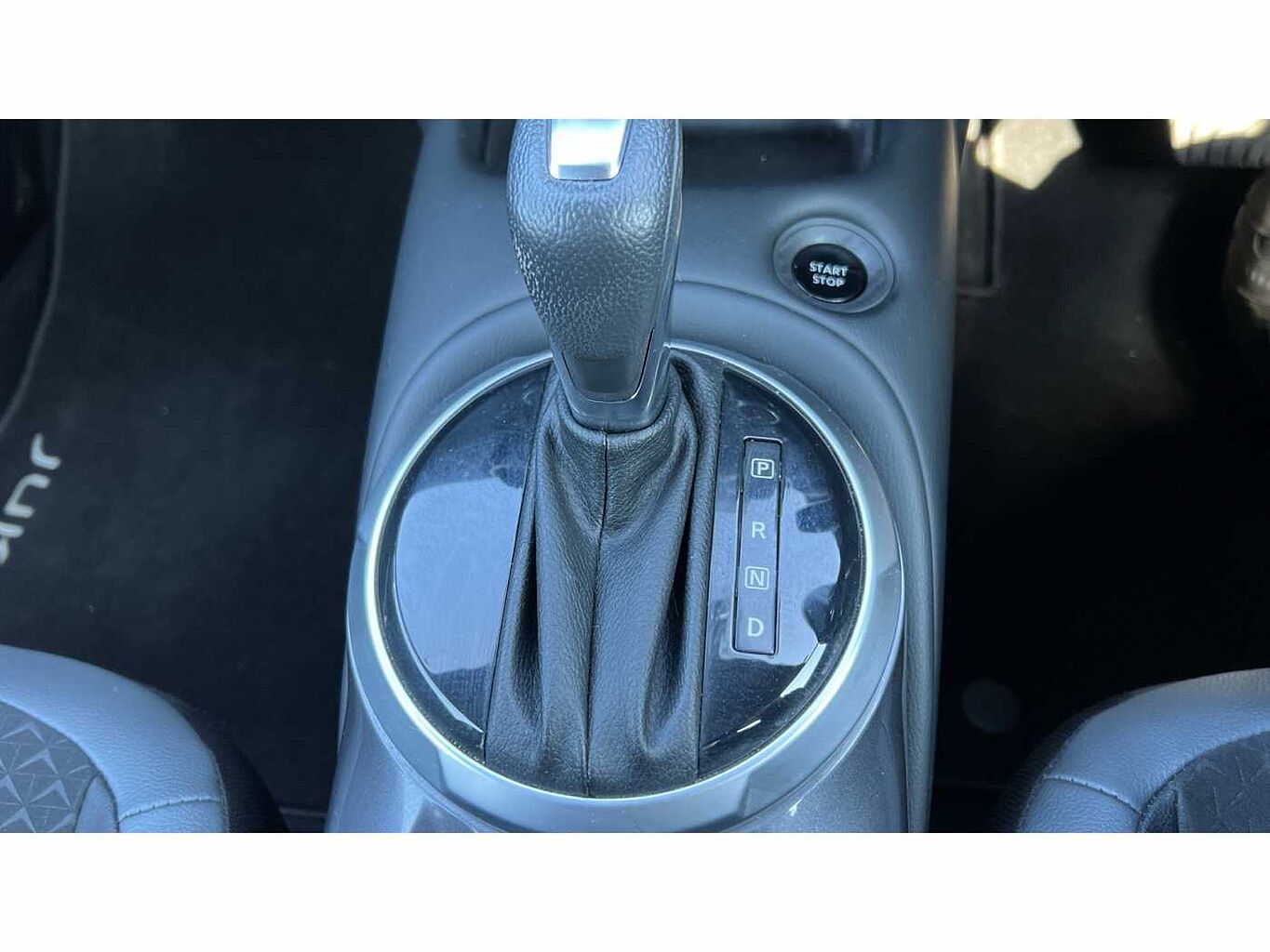 Nissan Juke 1.6 (143ps) Hybrid N-Connecta Auto