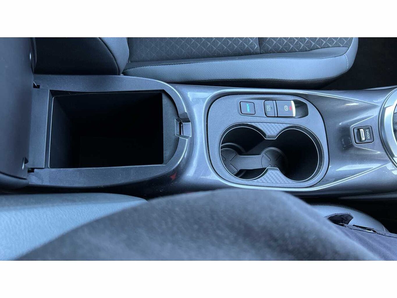Nissan Juke 1.6 (143ps) Hybrid N-Connecta Auto