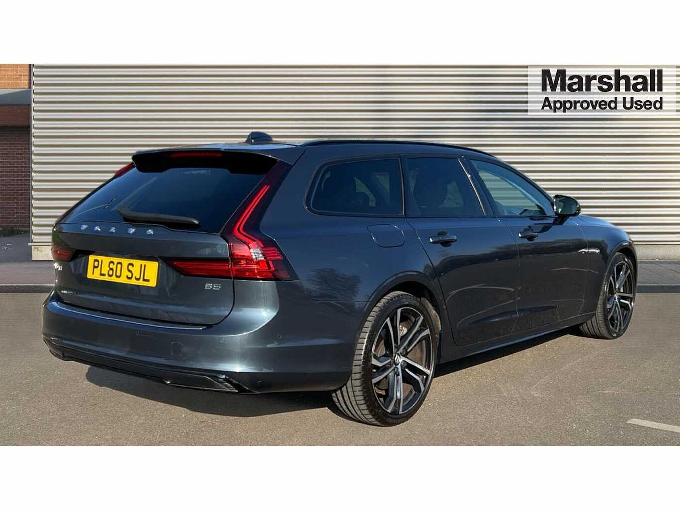 Volvo V90 2.0 B5P Ultimate Dark 5dr Auto