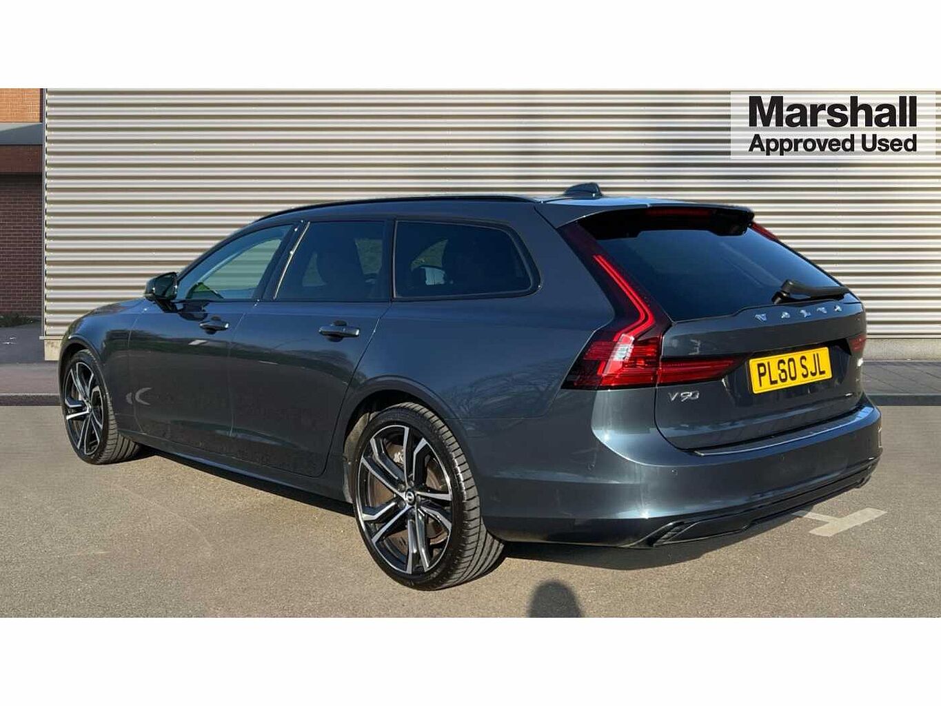 Volvo V90 2.0 B5P Ultimate Dark 5dr Auto