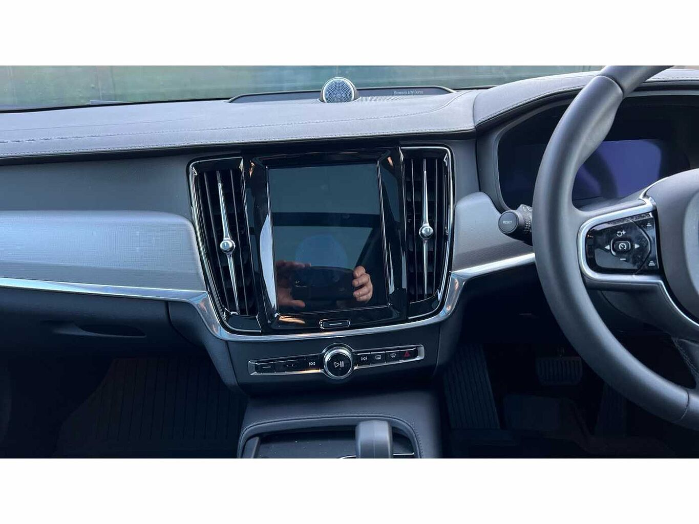 Volvo V90 2.0 B5P Ultimate Dark 5dr Auto