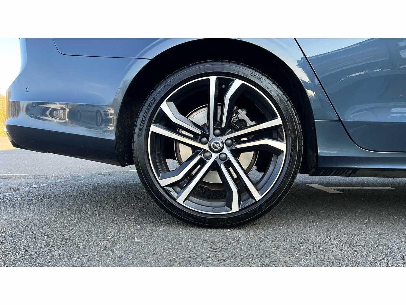 Volvo V90 2.0 B5P Ultimate Dark 5dr Auto