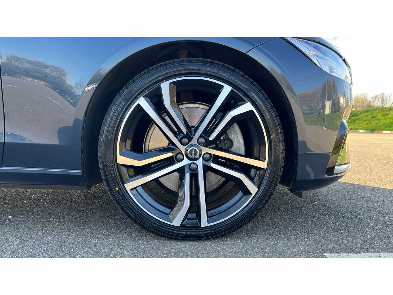 Volvo V90 2.0 B5P Ultimate Dark 5dr Auto
