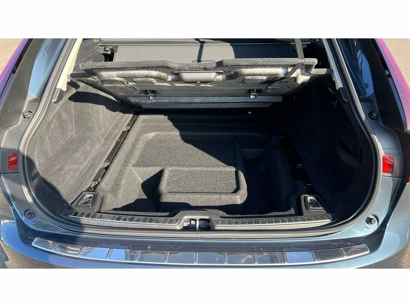 Volvo V90 2.0 B5P Ultimate Dark 5dr Auto