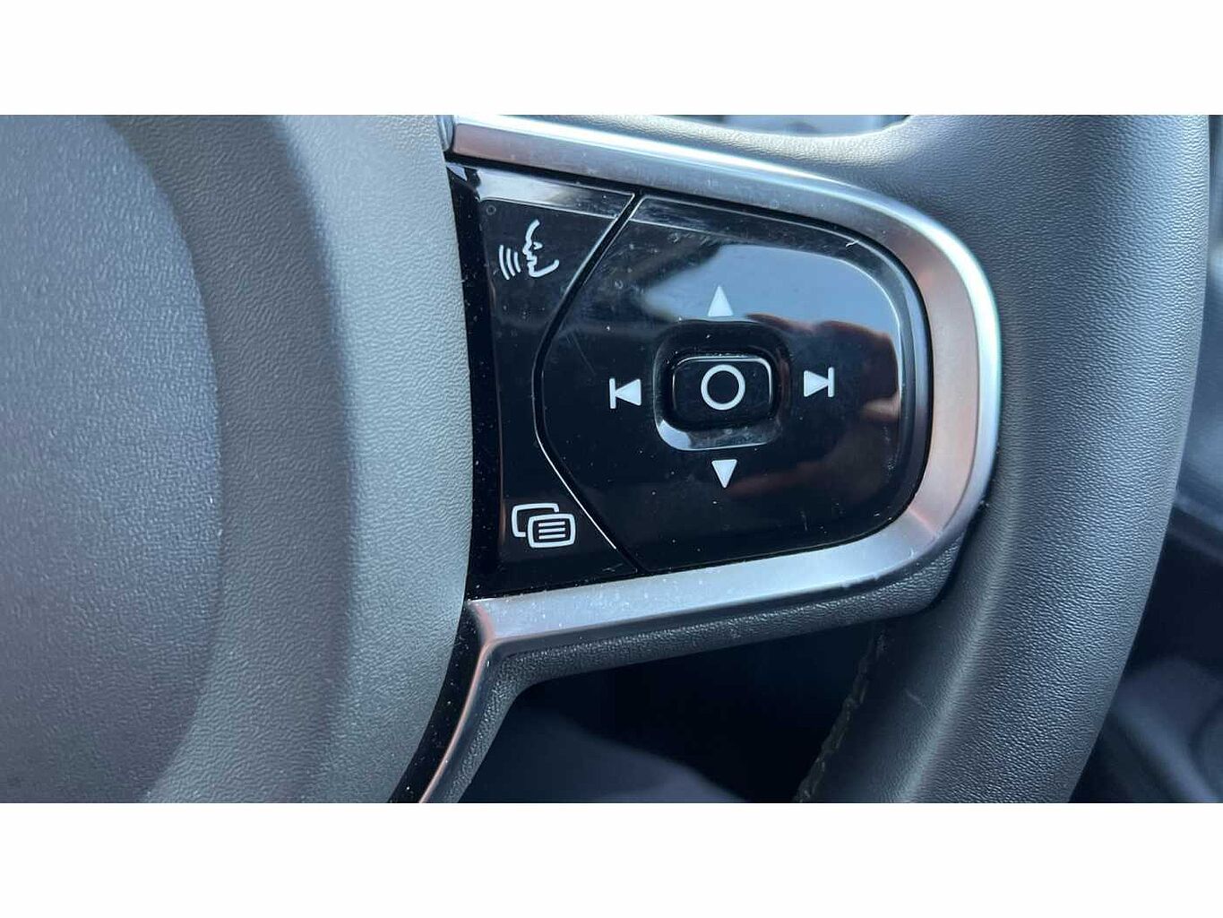 Volvo V90 2.0 B5P Ultimate Dark 5dr Auto