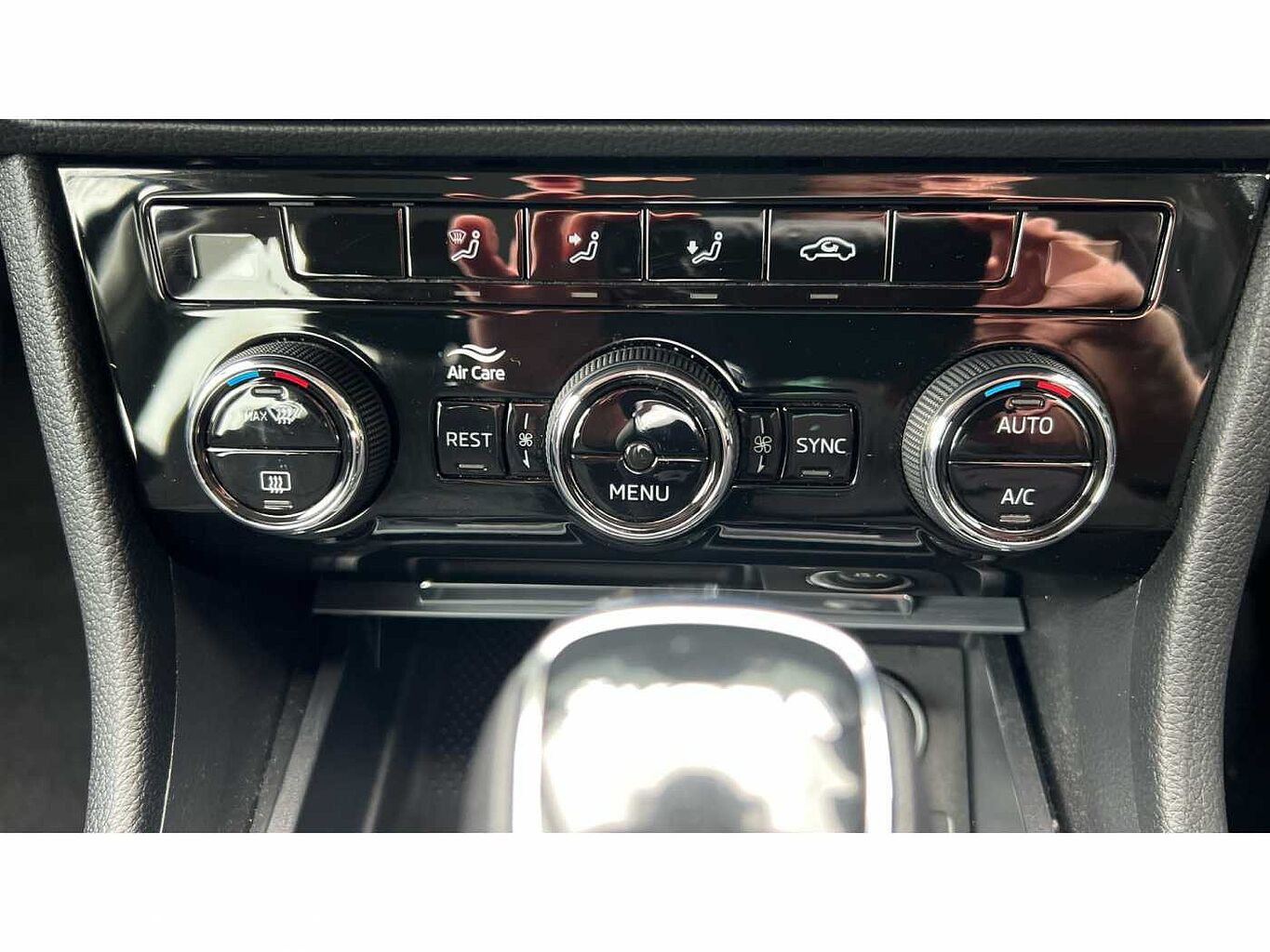 SKODA Superb 1.5 TSI 150ps SE Technology ACT DSG Estate