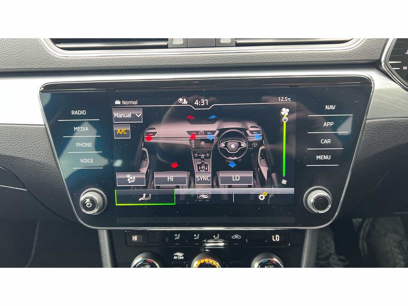 SKODA Superb 1.5 TSI 150ps SE Technology ACT DSG Estate
