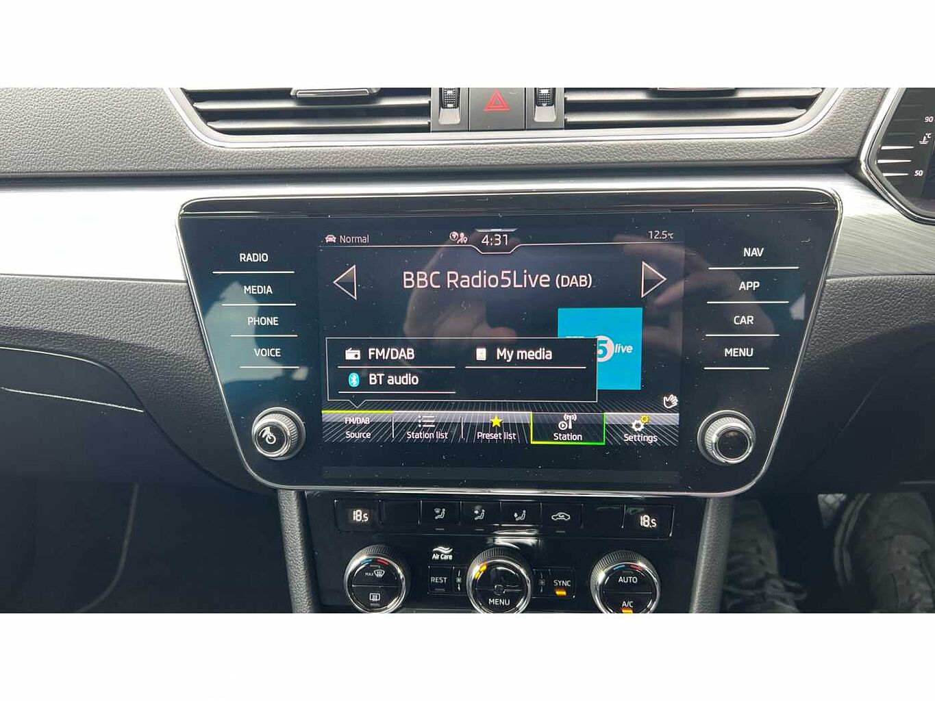 SKODA Superb 1.5 TSI 150ps SE Technology ACT DSG Estate